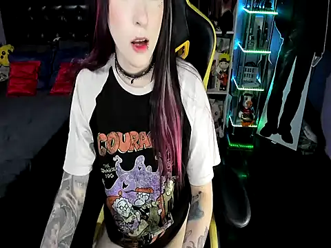 Snapshot of Yummy_dark chatting on November 21, 5:50 am Yummy dark online show from November 21, 5:50 am