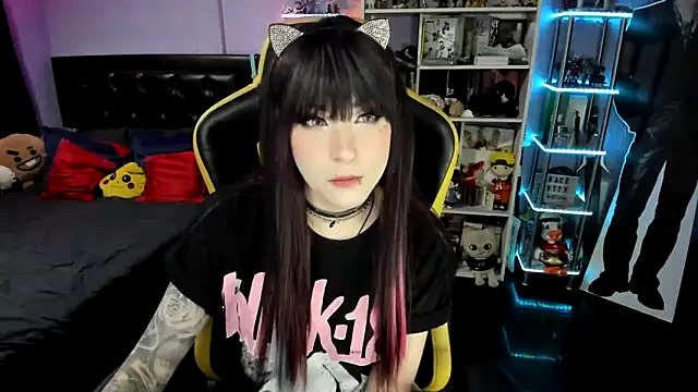 Snapshot of Yummy_dark chatting on November 29, 9:51 pm Yummy dark online show from November 29, 9:51 pm