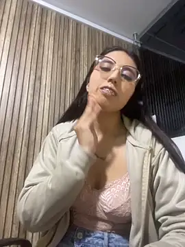 Snapshot of Valk_submissive chatting on February 22, 4:02 am Valk submissive online show from February 22, 4:02 am