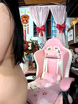 Snapshot of Okleotina9 chatting on April 24, 4:42 pm Okleotina9 online show from April 24, 4:42 pm