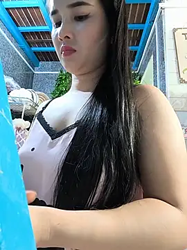 Snapshot of Okleotina9 chatting on May 30, 4:37 pm Okleotina9 online show from May 30, 4:37 pm