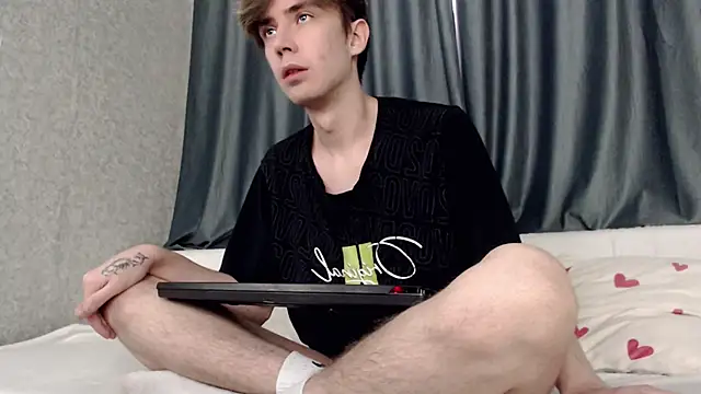 Snapshot of Harvey_foster chatting on January 19, 7:23 am Harvey foster online show from January 19, 7:23 am