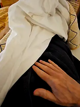 Snapshot of cum_daily1 chatting on November 3, 8:48 am cum daily1 online show from November 3, 8:48 am