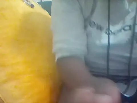 Snapshot of tyimi chatting on October 31, 5:47 pm tyimi online show from October 31, 5:47 pm