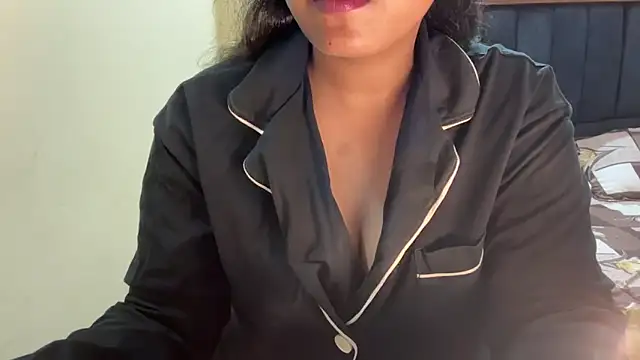 Snapshot of Shilpa_7 chatting on June 6, 5:28 pm Shilpa 7 online show from June 6, 5:28 pm