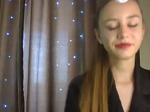 Snapshot of MyLittle_Flame chatting on May 4, 11:06 am MyLittle Flame online show from May 4, 11:06 am