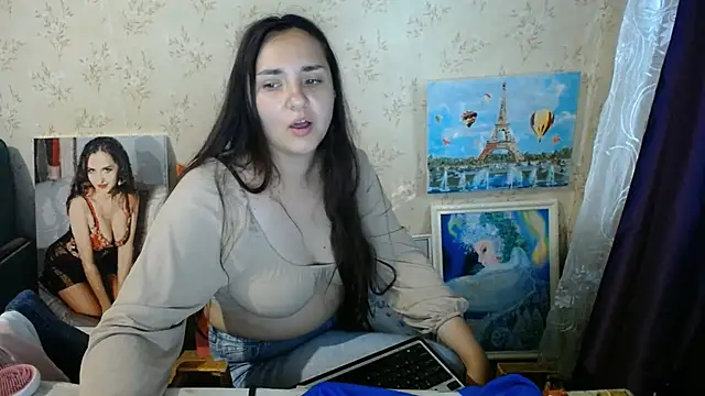 Snapshot of VoulezVous_Angel chatting on June 22, 4:53 am VoulezVous Angel online show from June 22, 4:53 am