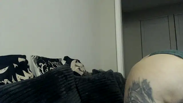 Holyplastic online show from November 22, 1:15 am