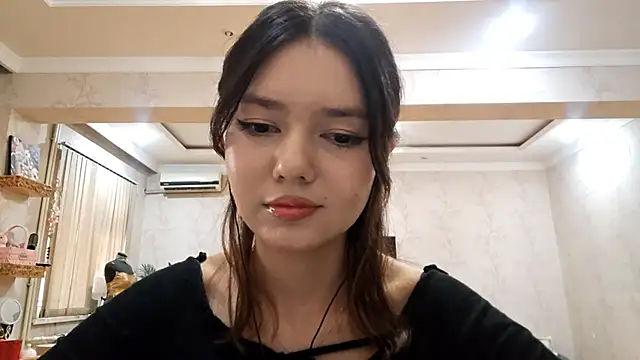 Snapshot of HenryMetter chatting on October 31, 10:38 am HenryMetter online show from October 31, 10:38 am