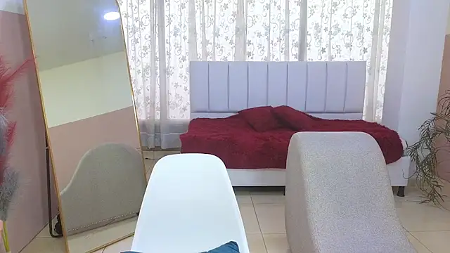 Snapshot of malen_fitnessmilf chatting on July 6, 8:00 pm malen fitnessmilf online show from July 6, 8:00 pm