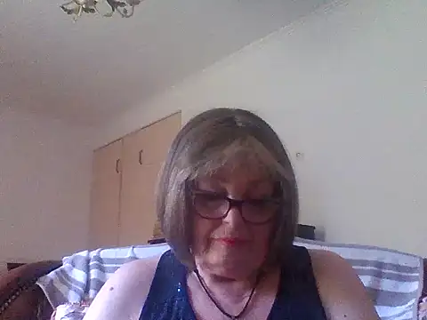 Snapshot of Milaniya606 chatting on July 18, 8:18 am Milaniya606 online show from July 18, 8:18 am
