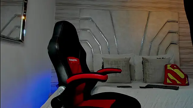 MAXTHOMSON online show from January 17, 10:46 pm