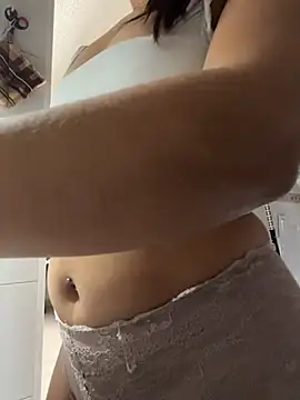 Snapshot of Saray_lo chatting on November 10, 3:11 pm Saray lo online show from November 10, 3:11 pm