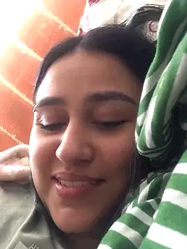 Snapshot of Saray_lo chatting on November 15, 8:27 pm Saray lo online show from November 15, 8:27 pm