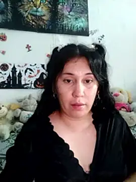 Snapshot of AngellHell chatting on October 31, 9:27 pm AngellHell online show from October 31, 9:27 pm