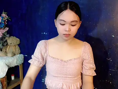 lustfullakim online show from December 21, 12:23 pm