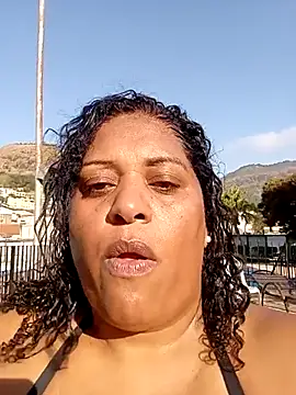 Snapshot of Maliaebonyfetish chatting on August 9, 6:57 pm Maliaebonyfetish online show from August 9, 6:57 pm