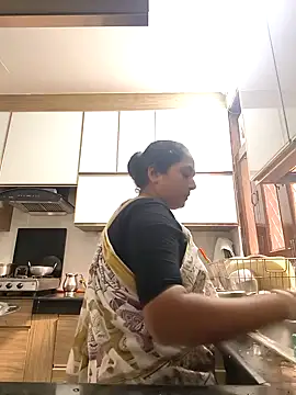 Snapshot of Hot-Sana2 chatting on November 4, 5:28 am Hot-Sana2 online show from November 4, 5:28 am