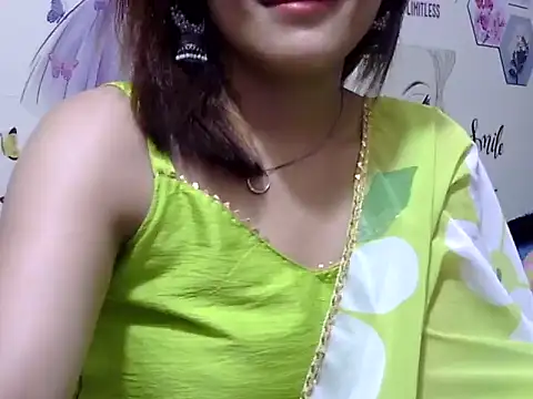 Snapshot of maira_33 chatting on April 26, 11:30 am maira 33 online show from April 26, 11:30 am