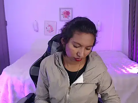 Samanta 777 online show from April 10, 7:35 am