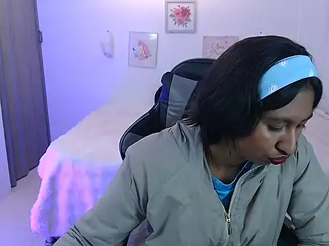 Samanta 777 online show from April 18, 8:18 am