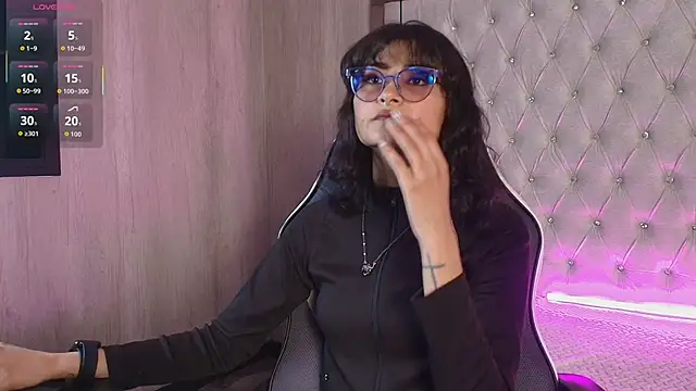 Snapshot of liliclan_ chatting on November 4, 12:59 pm liliclan online show from November 4, 12:59 pm