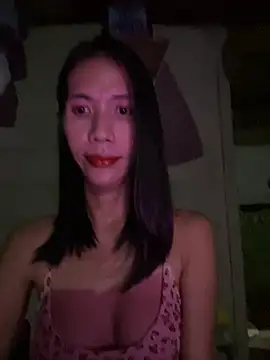 Snapshot of bellaUtops chatting on March 15, 3:18 pm bellaUtops online show from March 15, 3:18 pm