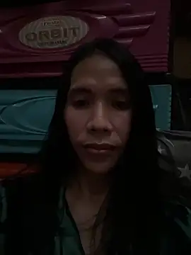 Snapshot of bellaUtops chatting on April 15, 3:02 am bellaUtops online show from April 15, 3:02 am