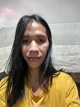 Snapshot of bellaUtops chatting on April 21, 3:57 am bellaUtops online show from April 21, 3:57 am