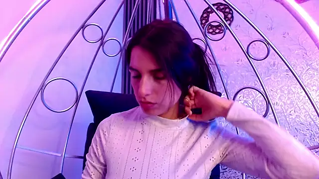 Mia Velasquezz online show from November 18, 2:43 pm