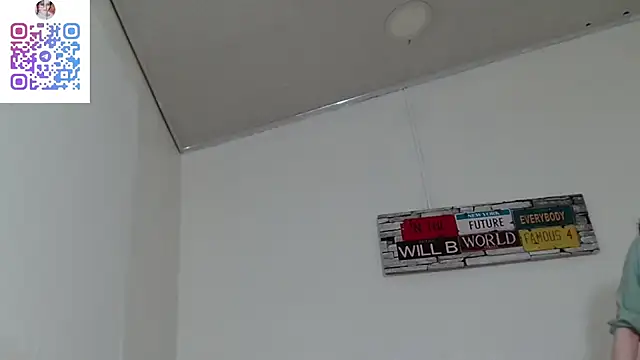 Snapshot of Victoria_Founta1n chatting on November 1, 10:01 pm Victoria Founta1n online show from November 1, 10:01 pm