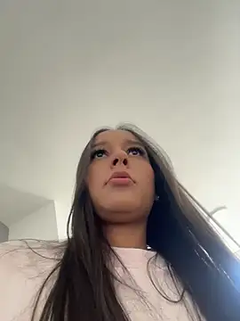 Snapshot of Brunettecollins05 chatting on April 24, 8:00 pm Brunettecollins05 online show from April 24, 8:00 pm
