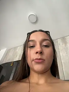 Snapshot of Brunettecollins05 chatting on July 21, 9:17 pm Brunettecollins05 online show from July 21, 9:17 pm