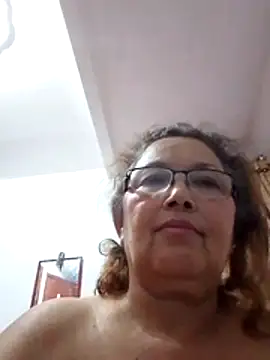 Snapshot of Cessi50 chatting on May 10, 5:01 am Cessi50 online show from May 10, 5:01 am