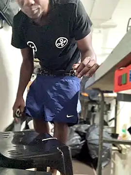 Snapshot of Ndodemnyama@xh chatting on January 7, 7:33 am Ndodemnyamaxh online show from January 7, 7:33 am