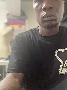 Snapshot of Ndodemnyama@xh chatting on January 10, 6:04 am Ndodemnyamaxh online show from January 10, 6:04 am