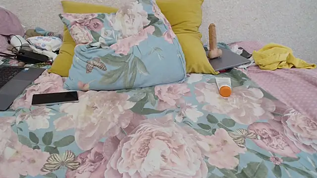 ksenia 444 online show from February 7, 5:22 am