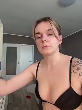 LisaFreierxx online show from April 4, 10:13 am