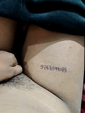 Snapshot of mahikumari878 chatting on November 5, 8:03 am mahikumari878 online show from November 5, 8:03 am