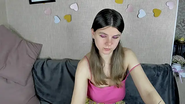 Snapshot of Zorianaa chatting on April 28, 9:20 pm Zorianaa online show from April 28, 9:20 pm