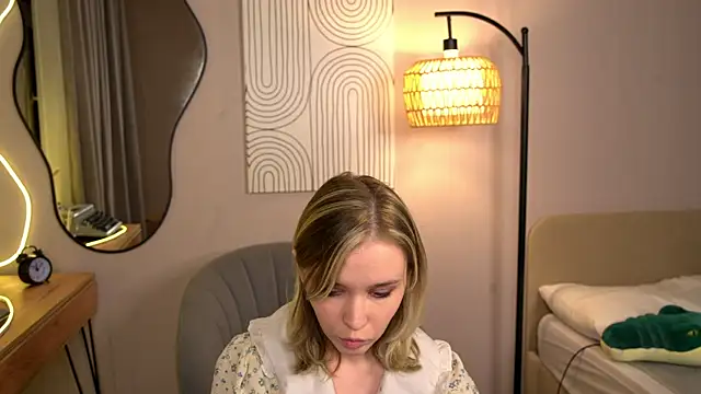 Snapshot of Mini_Ashley chatting on November 3, 3:24 pm Mini Ashley online show from November 3, 3:24 pm