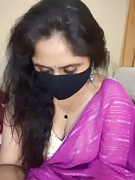 Snapshot of mouni499 chatting on June 9, 3:45 pm mouni499 online show from June 9, 3:45 pm