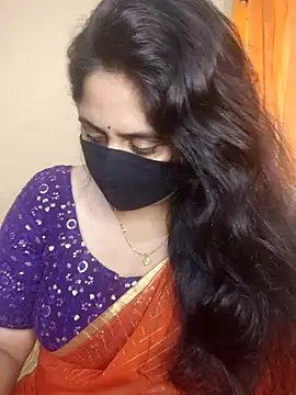 Snapshot of mouni499 chatting on July 6, 8:22 am mouni499 online show from July 6, 8:22 am