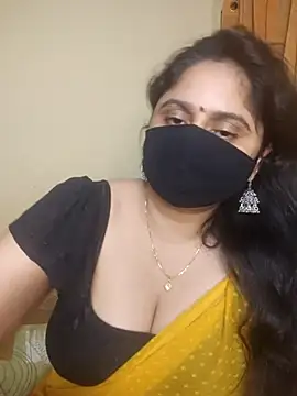 Snapshot of mouni499 chatting on July 9, 2:21 pm mouni499 online show from July 9, 2:21 pm