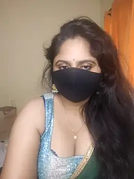 Snapshot of mouni499 chatting on July 22, 8:50 am mouni499 online show from July 22, 8:50 am