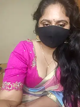 Snapshot of mouni499 chatting on July 22, 8:55 pm mouni499 online show from July 22, 8:55 pm