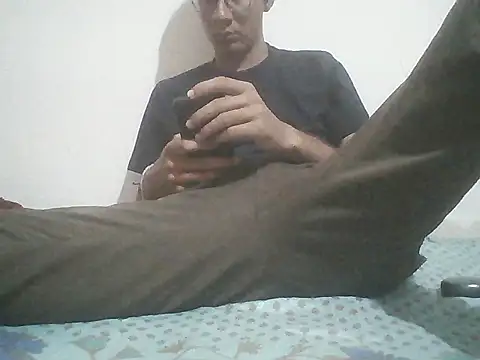 Snapshot of Bull_Dick_69 chatting on March 30, 7:15 pm Bull Dick 69 online show from March 30, 7:15 pm