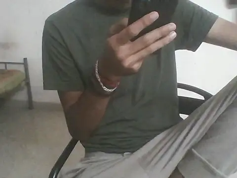 Snapshot of Bull_Dick_69 chatting on May 6, 1:14 am Bull Dick 69 online show from May 6, 1:14 am