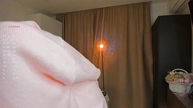 Xo Laura online show from February 22, 6:39 pm