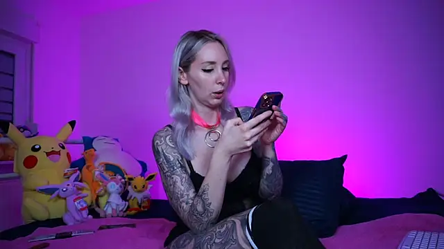 StellaCinderella online show from November 26, 2:40 pm